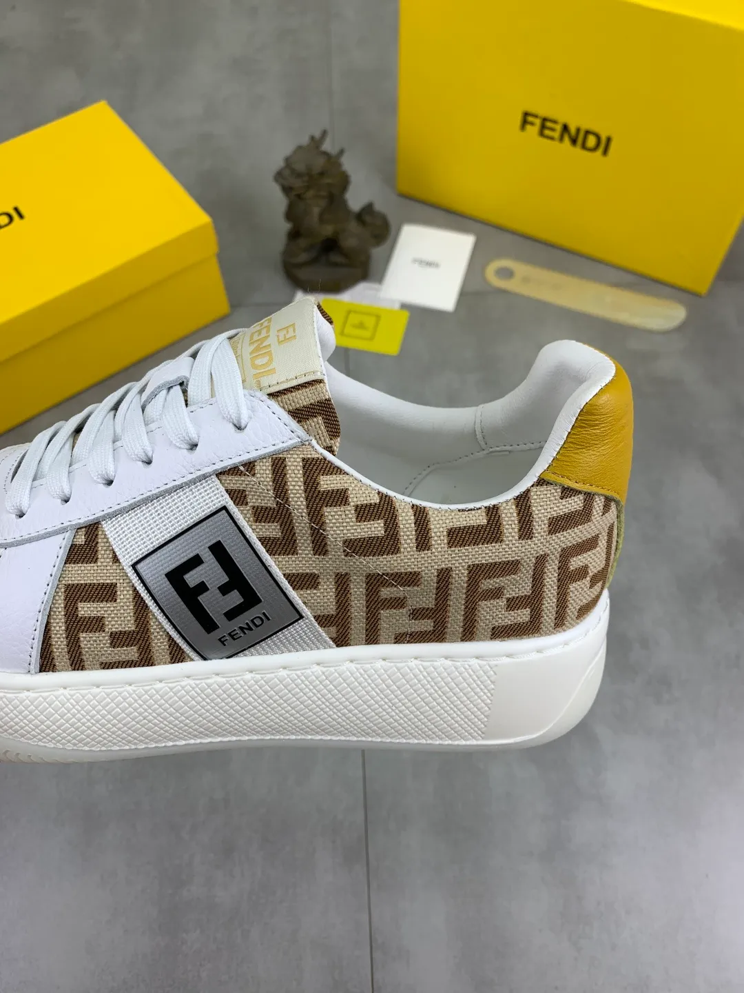 ​Men's shoes 💰P440 💰【New】Little monster 🆘 New FENDI 🕶️🕶️Simple routing effect, showing an elegant and cool driving shoe 🎬Using imported calfskin + first-layer pigskin lining🐂Excellent material🎬Detailed workmanship 🤗Comfortable foot feel➰➰. ​Pair it with any outfit to show your taste and temperament, low-key luxury ♻️Design ​simple and elegant ​noble and fashionable 🍃​Very loved and favored by trendy men 💓❤️size: 38-44 4️⃣colors available